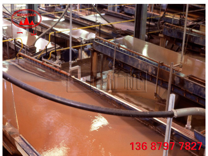 選礦搖床價格，選礦搖床圖片，選礦搖床現(xiàn)場圖，選礦搖床