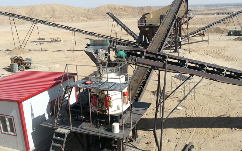 興國客戶現(xiàn)場破碎設(shè)備一整套